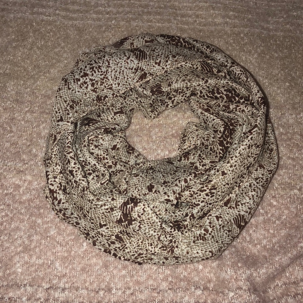 From ITALY Brown & cream loop scarf